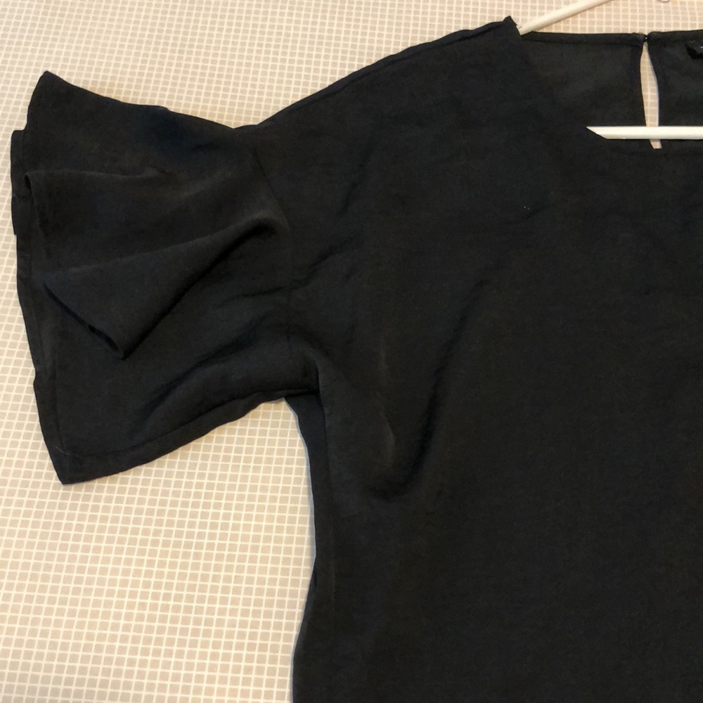 Who What Wear Ruffly Sleeve Blouse XS